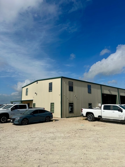 6703 FM 1784, Pleasanton, TX for sale - Building Photo - Image 3 of 12