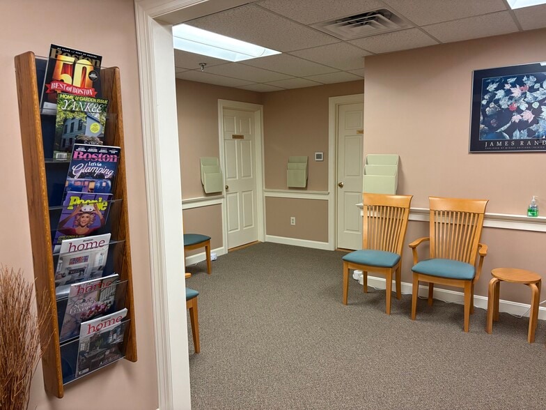 74-76 Bedford St, Lexington, MA for lease - Interior Photo - Image 3 of 30