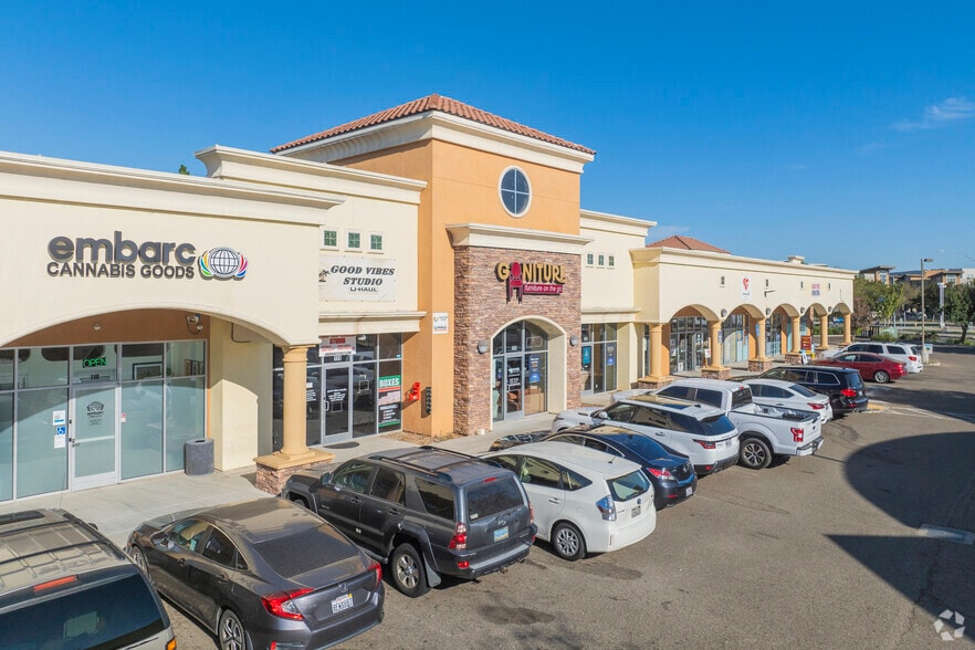 2706-2846 Pavilion Pky, Tracy, CA for lease - Primary Photo - Image 1 of 12