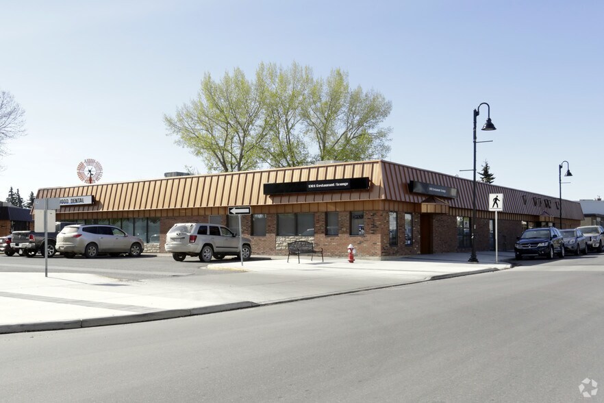 134 Macleod Trl SW, High River, AB for sale - Primary Photo - Image 1 of 1