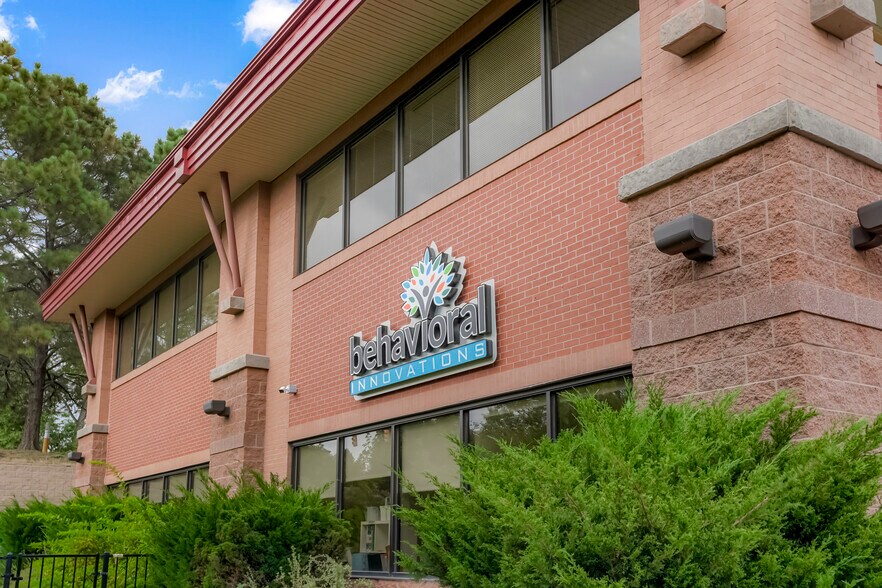 10789 Bradford Rd, Littleton, CO à vendre - Photo du bâtiment - Image 3 de 9