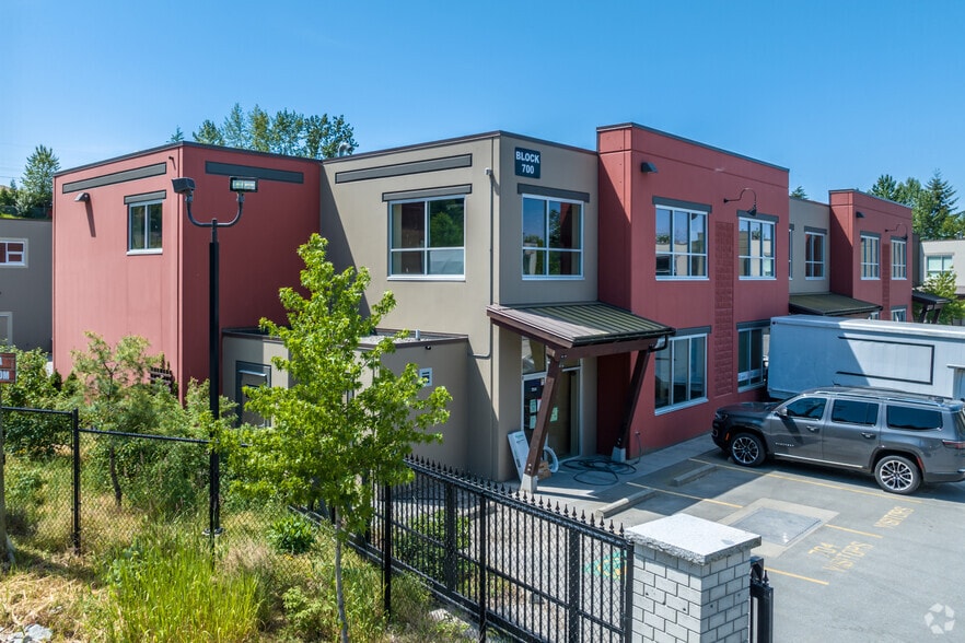 12835 Lilley Dr, Maple Ridge, BC à louer - Photo du bâtiment - Image 2 de 8