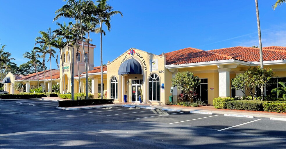 1680 S Central Blvd, Jupiter, FL à louer - Photo du bâtiment - Image 3 de 27
