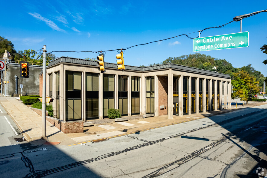 701 Braddock Ave, East Pittsburgh, PA à vendre - Photo du bâtiment - Image 1 de 1