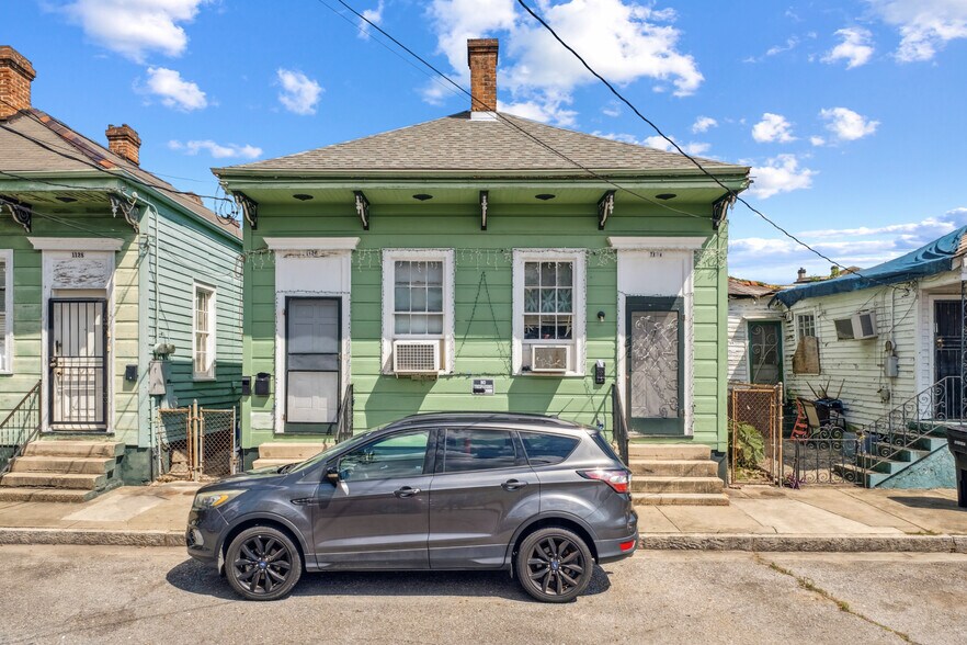 Value Add Investment Portfolio portfolio of 6 properties for sale on LoopNet.ca - Building Photo - Image 3 of 11