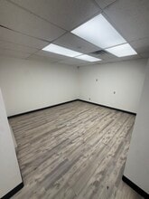 5205 N Ironwood Ln, Milwaukee, WI for lease Interior Photo- Image 2 of 3