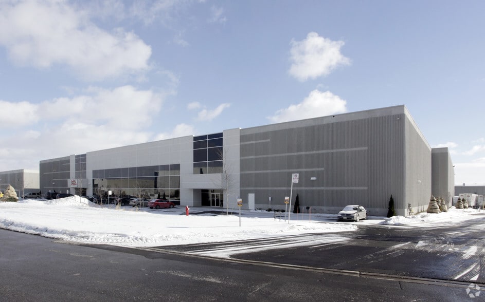 300 Pendant Dr, Mississauga, ON for lease - Primary Photo - Image 1 of 3