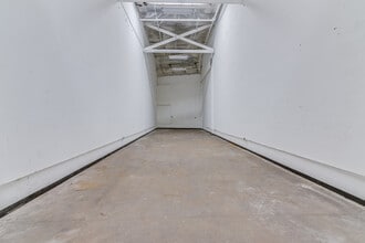 2023-2043 S Santa Fe Ave, Los Angeles, CA for lease Interior Photo- Image 2 of 3