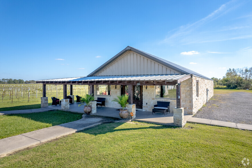 14773 Coon Rd, Winnie, TX à vendre - Photo du bâtiment - Image 1 de 1