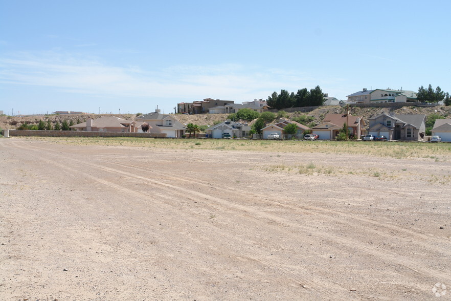 Lee Trevino Dr, El Paso, TX à vendre - Photo principale - Image 1 de 1