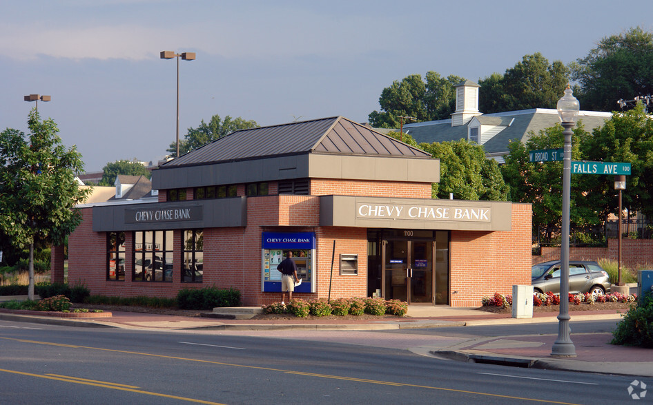 1100 W Broad St, Falls Church, VA for sale - Primary Photo - Image 1 of 1