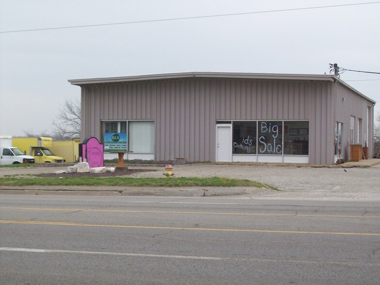 3815 S Limit Ave, Sedalia, MO à vendre - Photo du bâtiment - Image 3 de 9