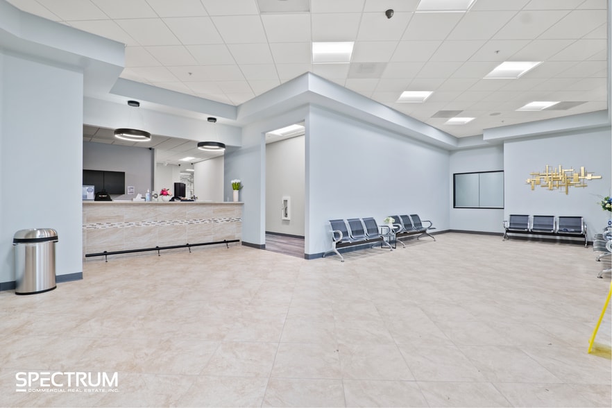 21050 Centre Pointe Pky, Santa Clarita, CA à louer - Photo intérieure - Image 3 de 18