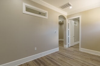 12410 Spring Cypress Rd, Tomball, TX à louer Photo intérieure- Image 2 de 11