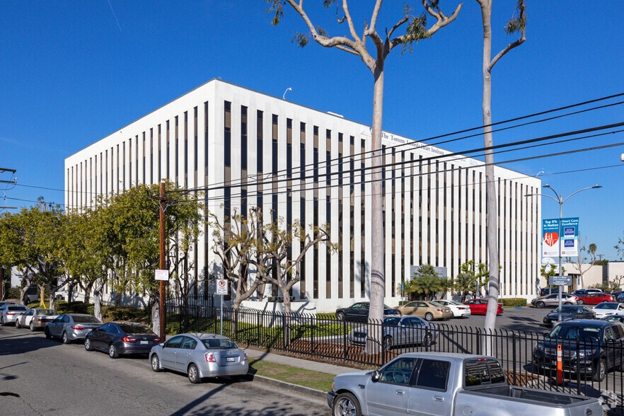 501 E Hardy St, Inglewood, CA à louer - Photo du bâtiment - Image 3 de 5