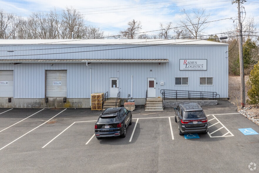 40 Strafello Dr, Avon, MA for lease - Building Photo - Image 2 of 4