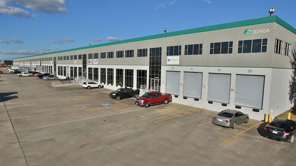 2928 Greens Rd, Houston, TX à louer - Photo du bâtiment - Image 2 de 6