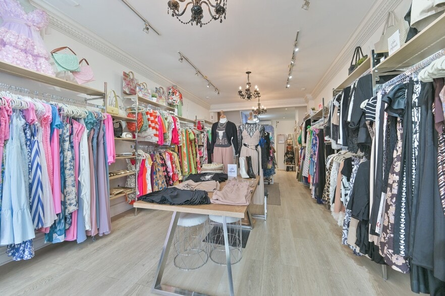 863 Queen St W, Toronto, ON à vendre - Photo intérieure - Image 3 de 12