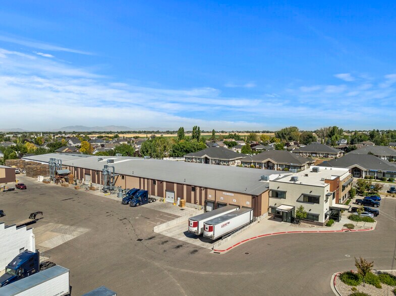 848 S 2000 W, Syracuse, UT à louer - Photo du bâtiment - Image 1 de 9