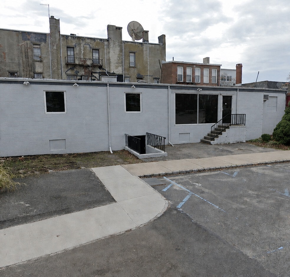 46-48 W Main St, Riverhead, NY à vendre Photo du bâtiment- Image 1 de 2