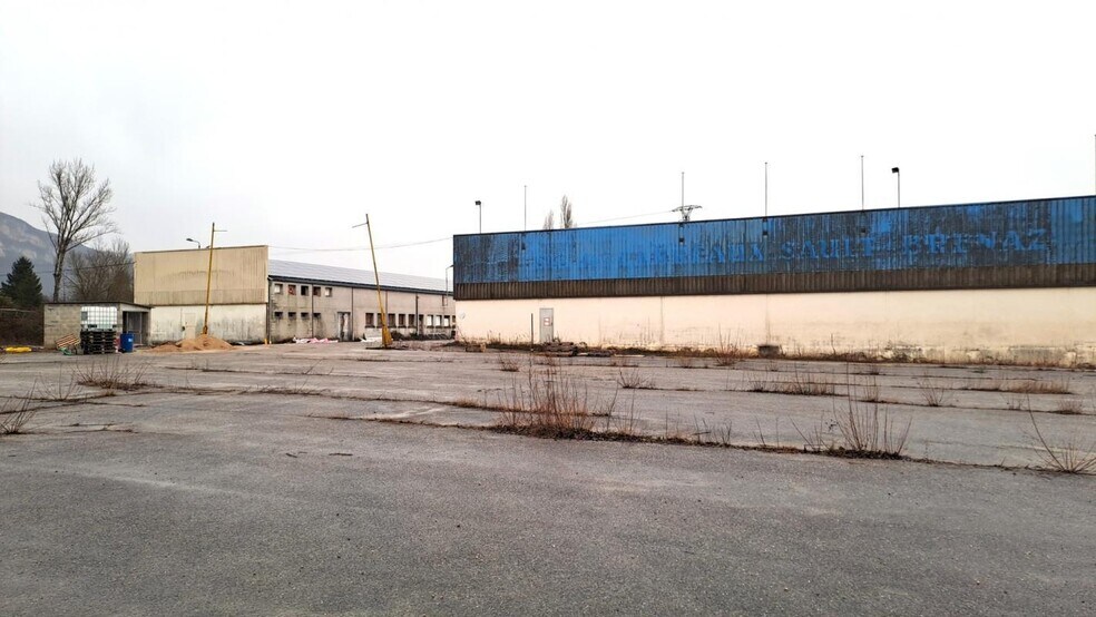 Local d'activités dans Villebois à vendre - Photo du bâtiment - Image 1 de 6