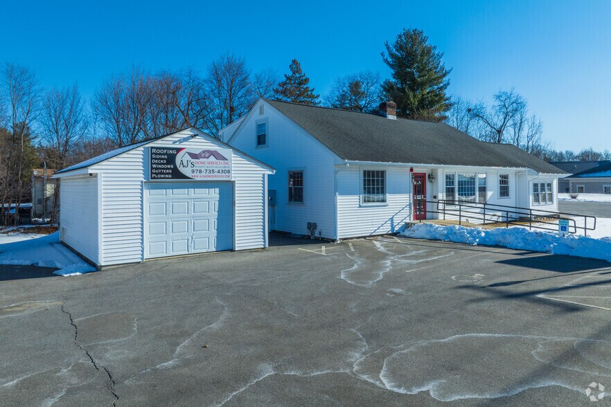 1565 Lakeview Ave, Dracut, MA à vendre - Photo du bâtiment - Image 2 de 5