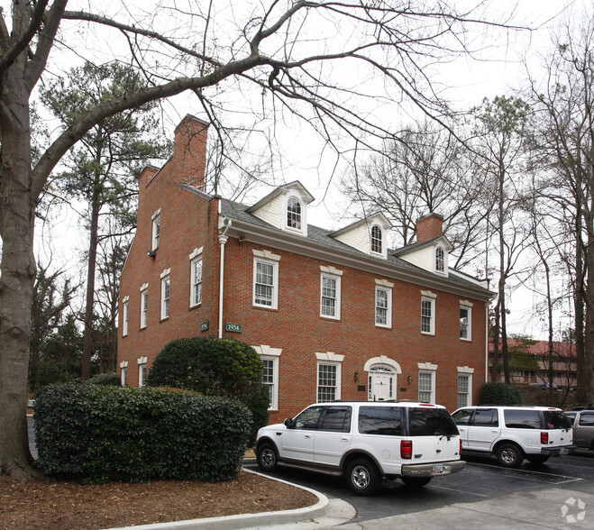 1934 N Druid Hills Rd NE, Atlanta, GA à vendre - Photo principale - Image 1 de 1