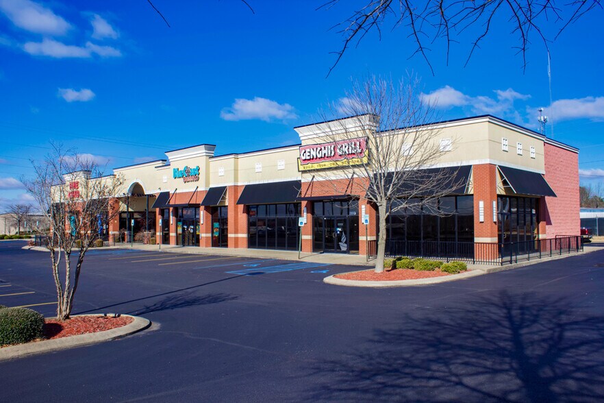 2881-2893 Florence Blvd, Florence, AL à louer - Photo du bâtiment - Image 2 de 5