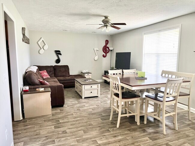 Plus de détails pour 6429 Kari Dr, Murfreesboro, TN - Spécialité à vendre