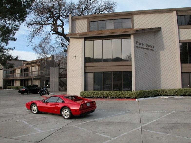 28310 Roadside Dr, Agoura Hills, CA à louer - Photo du bâtiment - Image 2 de 5