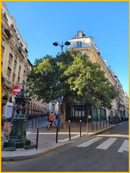 25 Rue Sainte-Isaure, Paris à louer - Photo du bâtiment - Image 2 de 16
