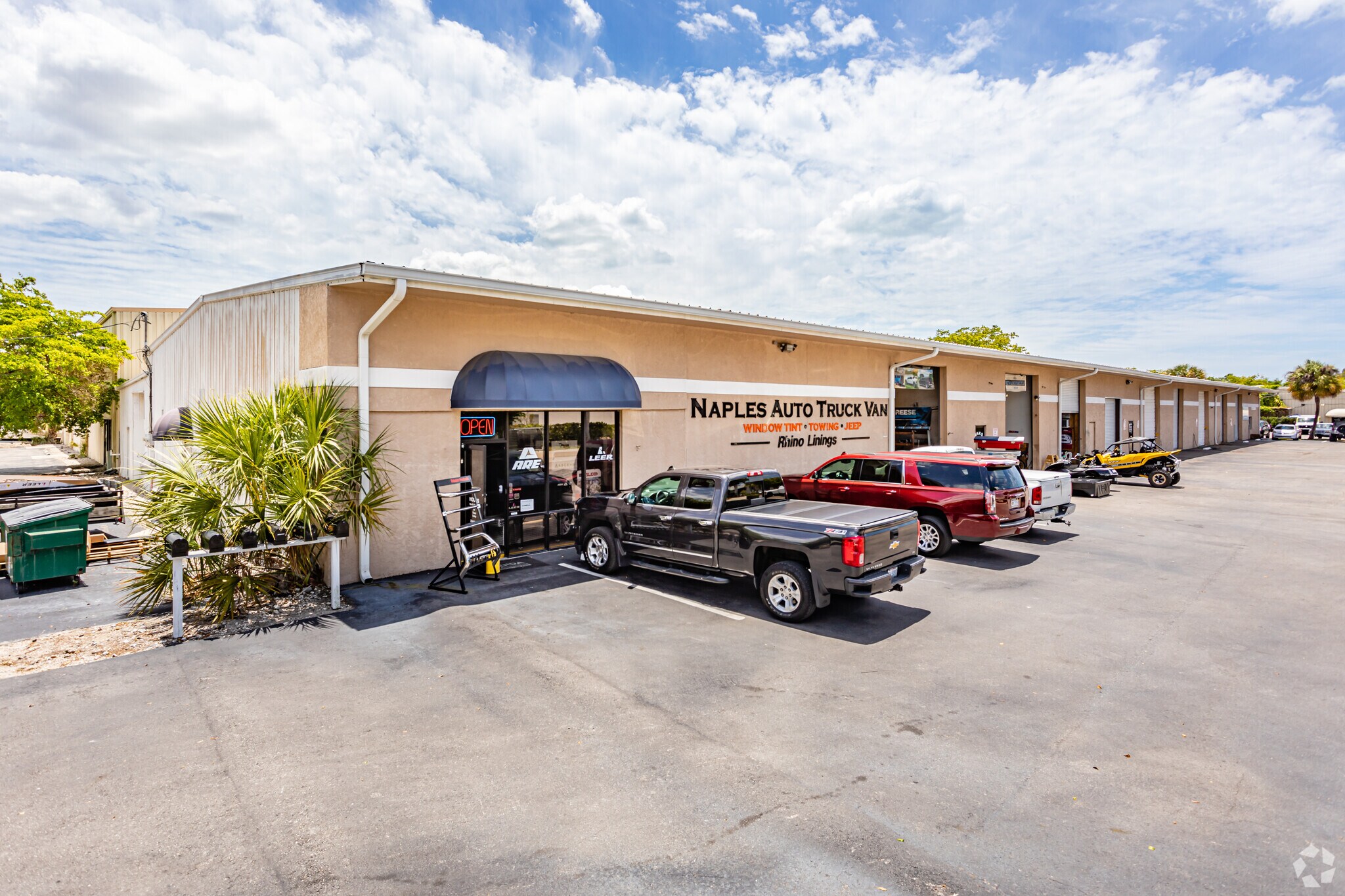 3384 Mercantile Ave, Naples, FL à louer Photo principale- Image 1 de 3