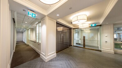 222 3rd Ave SW, Calgary, AB à louer Photo intérieure- Image 2 de 8