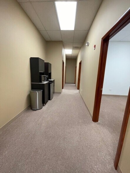 100 Corporate Dr, Trumbull, CT à louer - Photo du bâtiment - Image 3 de 14