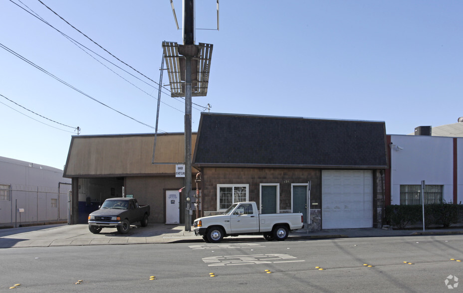 2430 Bay Rd, Redwood City, CA for lease - Building Photo - Image 2 of 3