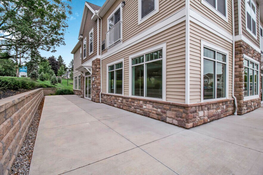100-300 Glenmose Rd, Fairport, NY à louer - Photo du bâtiment - Image 3 de 9