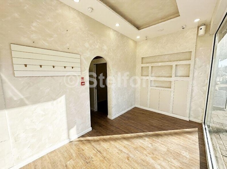 57 Mottingham Rd, London for lease - Building Photo - Image 2 of 13