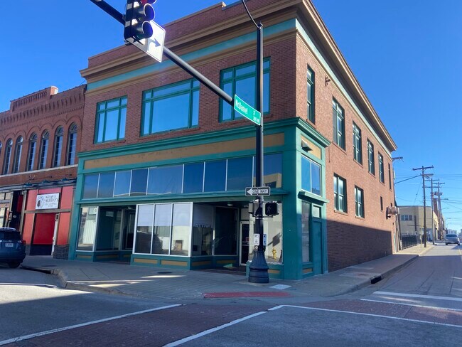 More details for 220 S Campbell Ave, Springfield, MO - Retail for Sale