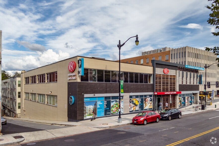 2251-2255 Wisconsin Ave NW, Washington, DC à louer - Photo du bâtiment - Image 3 de 5