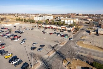 2551-2587 S 177th Plz, Omaha, NE à louer Photo du bâtiment- Image 2 de 2