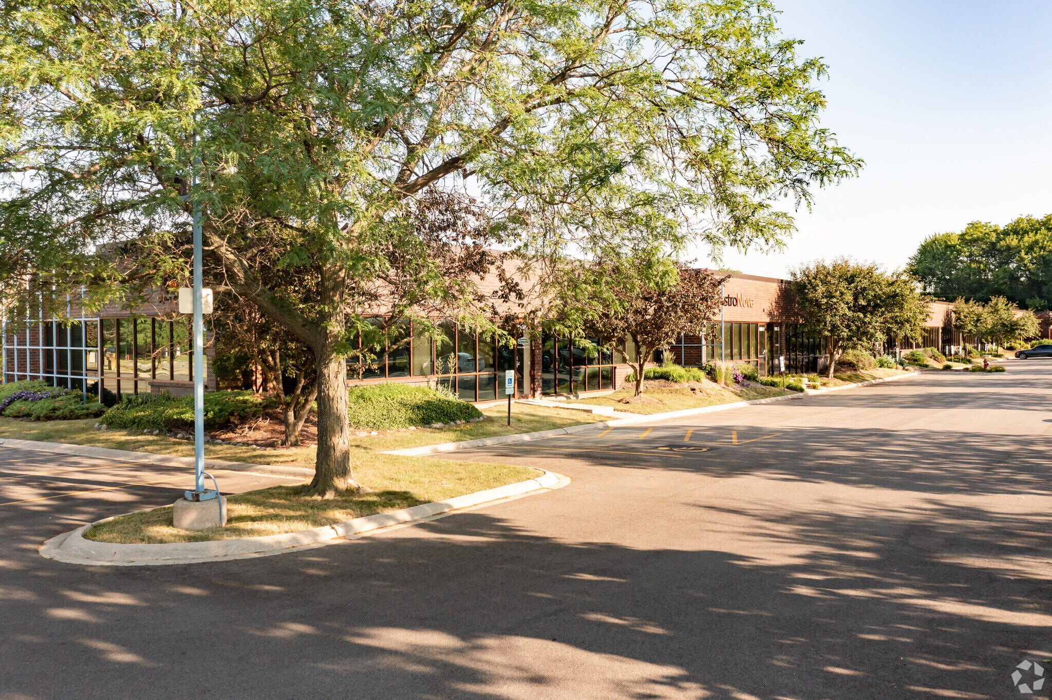 1300 Remington Rd, Schaumburg, IL for lease Primary Photo- Image 1 of 10