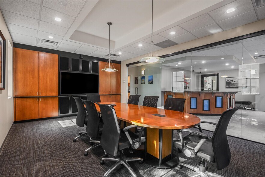 1589 Metropolitan Blvd, Tallahassee, FL à louer - Photo du bâtiment - Image 3 de 54