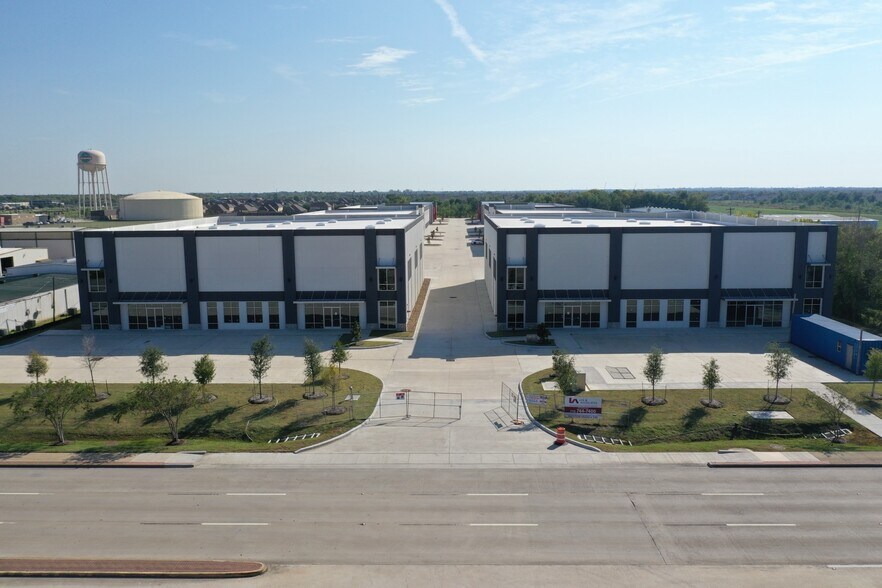 1613 Main st, Pearland, TX à louer - Photo du bâtiment - Image 3 de 9