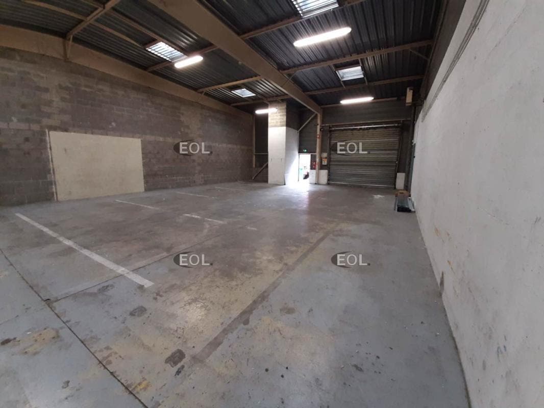 Industrial in Orly for lease Interior Photo- Image 1 of 7