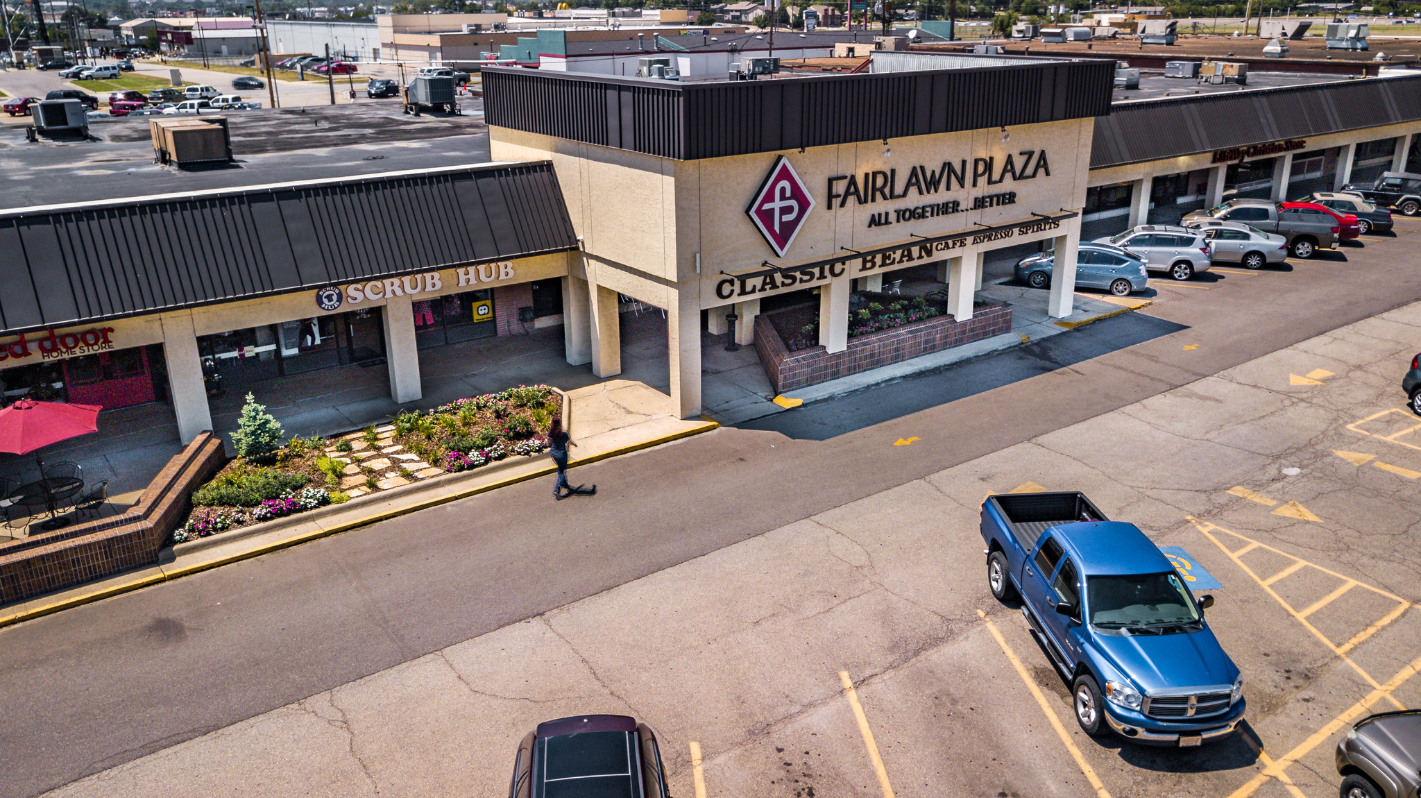 2114 SW Chelsea Dr, Topeka, KS for lease Building Photo- Image 1 of 3