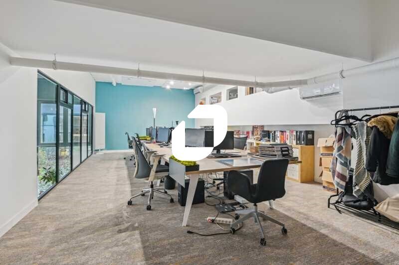 Office in Courbevoie for lease - Interior Photo - Image 2 of 14