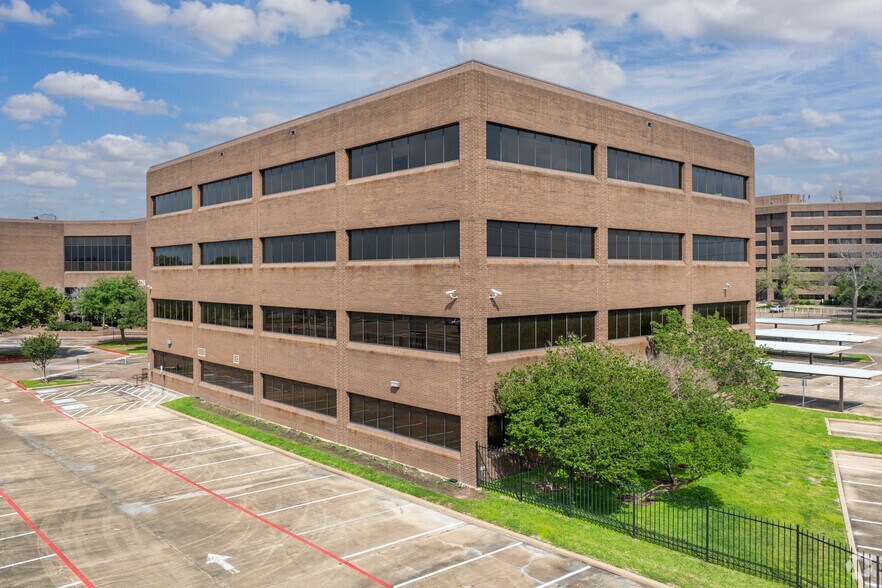9720 Beechnut St, Houston, TX à vendre - Photo du bâtiment - Image 2 de 5