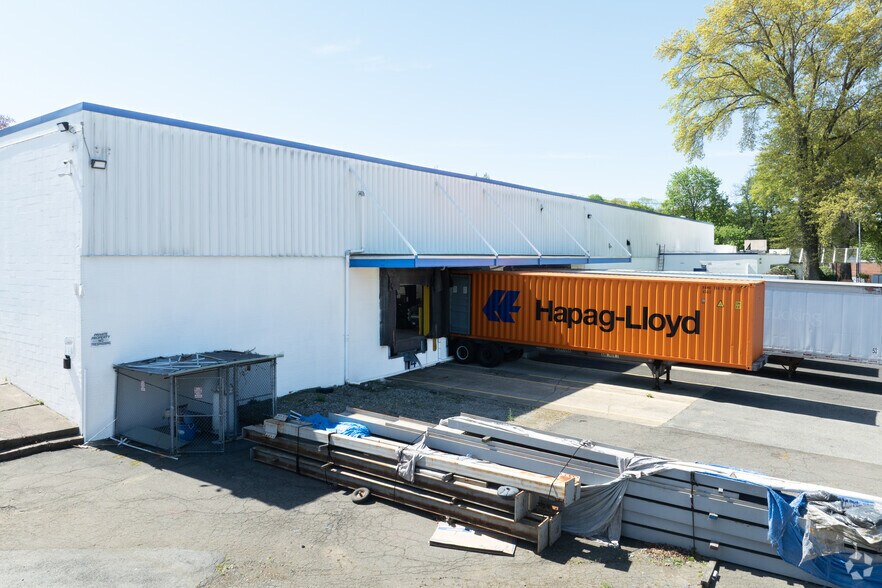 1 Raritan Rd, Oakland, NJ à louer - Photo du bâtiment - Image 3 de 5