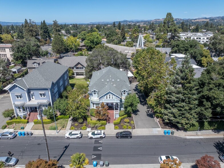 429 8th St, Santa Rosa, CA à vendre - Photo du bâtiment - Image 2 de 7