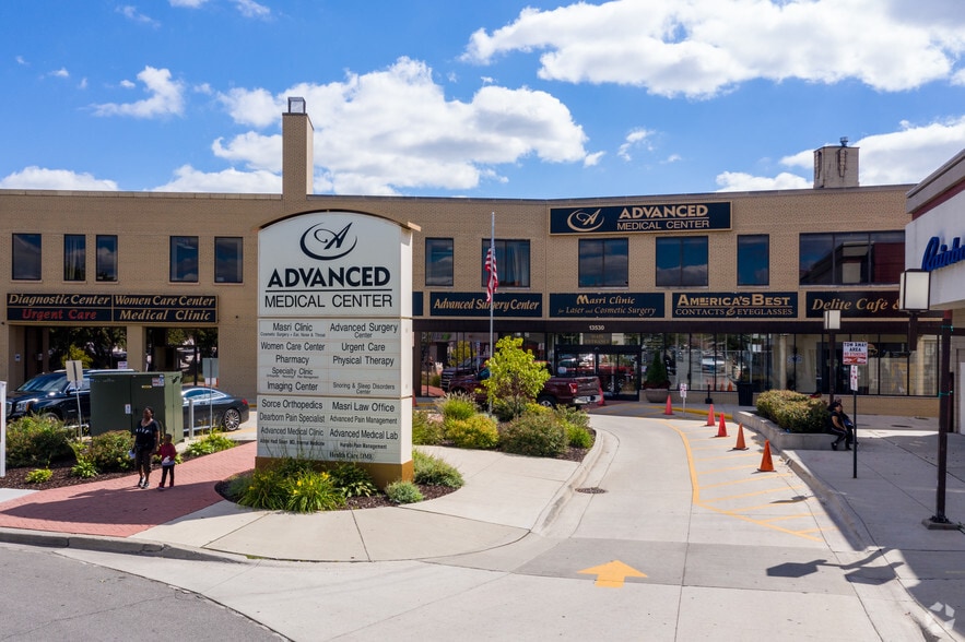 13530 Michigan Ave, Dearborn, MI for lease - Building Photo - Image 2 of 9